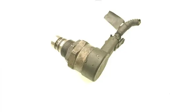 Volvo XC90 Fuel pressure regulator 30777576
