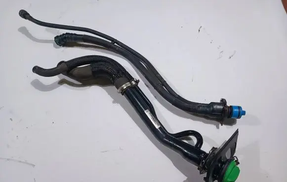 Fuel tank filler neck pipe