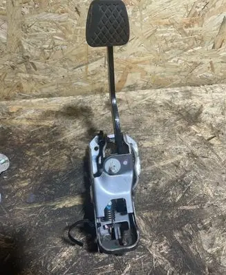 Honda CR-V Brake pedal 