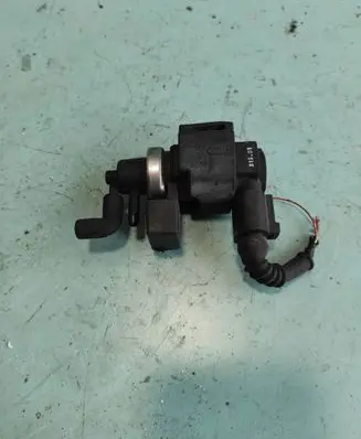Audi A4 S4 B6 8E 8H Turbo solenoid valve 059906029A