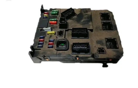 Citroen C5 Fuse module 9650584580