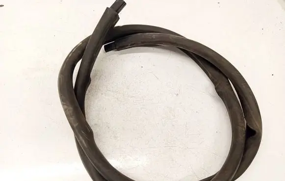 Skoda Superb B5 (3U) Rubber seal front coupe door