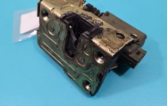 Renault Master II Front door lock IMPRK1501612