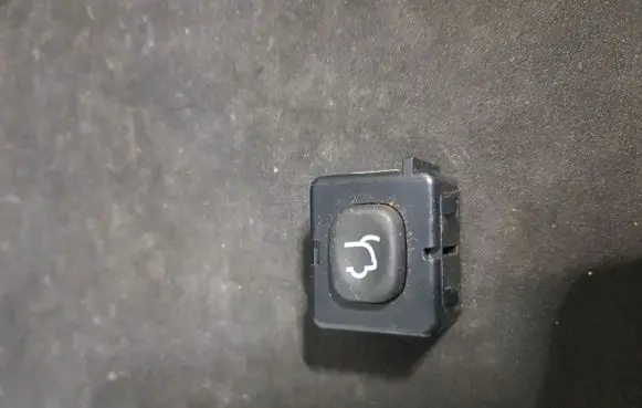 Chrysler Town u0026 Country V Tailgate opening switch 04602751AA