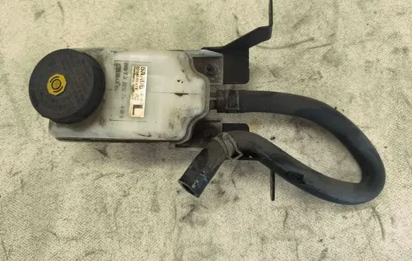 Nissan Murano Z52 Brake fluid reservoir 0204848674 32748