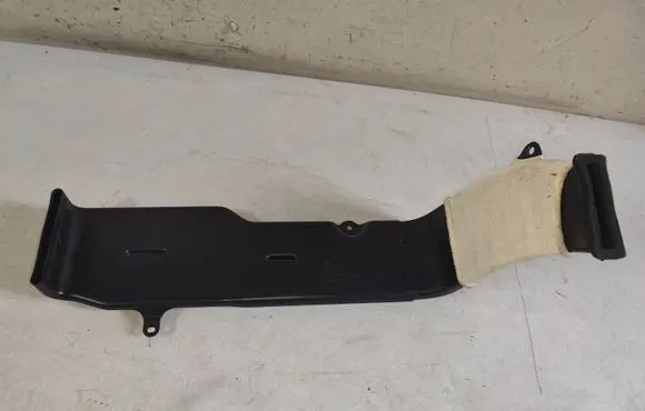 Audi A8 S8 D3 4E Cabin air duct channel 4E0819806
