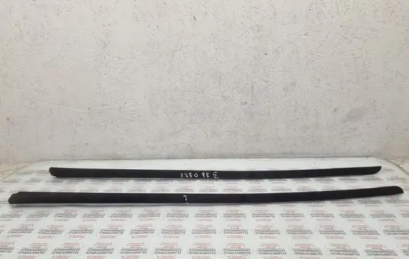 Seat Exeo (3R) Windshield trim 8E0854327E