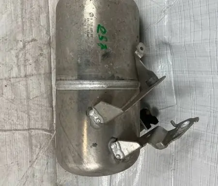 Mercedes-Benz E AMG W213 Air suspension tank/reservoir A2133200015 000407723 UCDCSSDC1