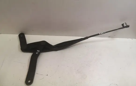 Mercedes-Benz C W204 Front wiper blade arm A2048200344