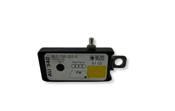 Audi A3 S3 8L Aerial antenna amplifier 8L0035225E