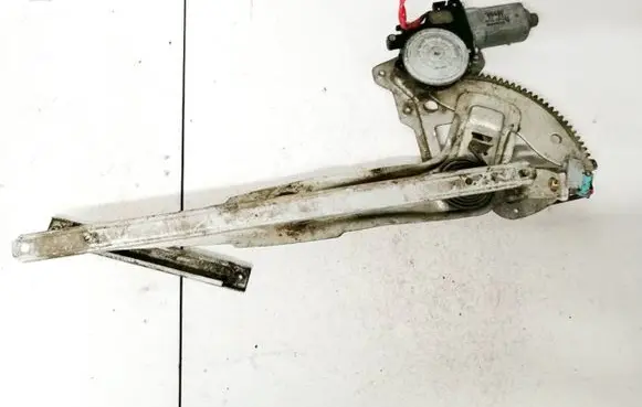 Mitsubishi Pajero Sport I Front door window regulator motor 5713a020 262100-3200
