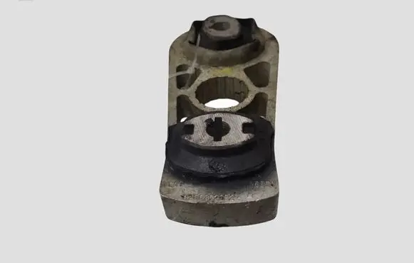 Renault Espace IV Engine mount bracket 8200557827