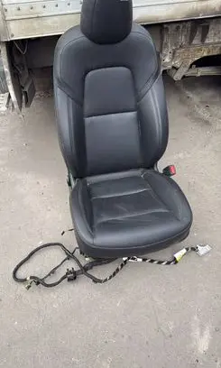 Tesla Model Y Front passenger seat 148906015F 1489060