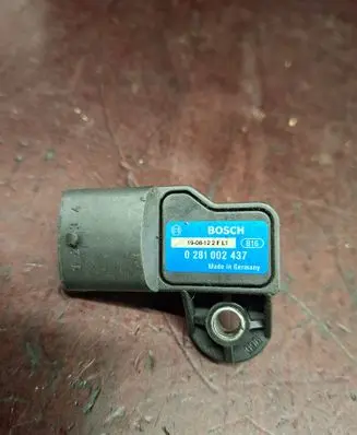 Opel Zafira B Air pressure sensor 0281002437