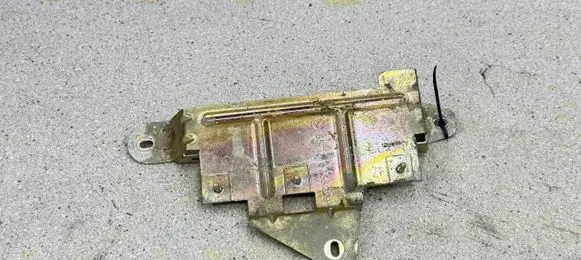 BMW 5 E39 Bracket in trunk/boot 8368229 65128368229
