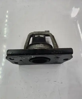 Opel Vivaro Engine mount bracket 8200376211
