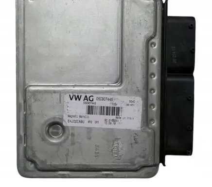 Volkswagen Polo VI Engine control unit/module 05C907445