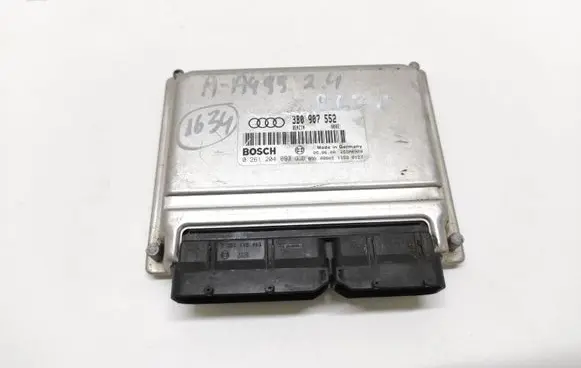Audi A4 S4 B5 8D Engine control unit/module 3B0907552 0261204893