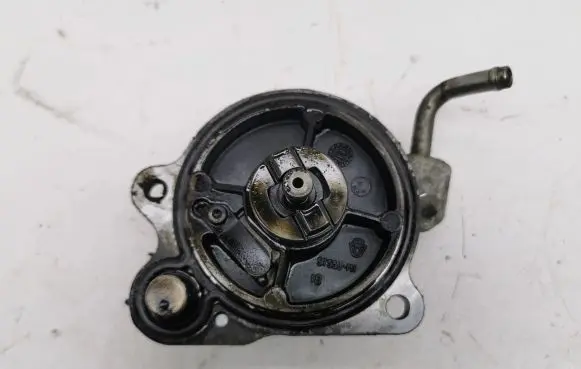 Toyota Yaris Vacuum pump
