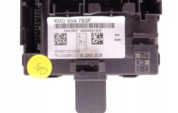Audi A5 Door control unit/module 4M0959793F