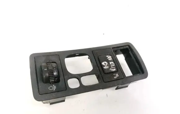 Toyota Avensis T220 Headlight level height control switch N08415205051 N0.84152-05051