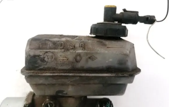 Renault Espace III Brake fluid reservoir 7700432324A