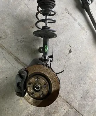 Toyota RAV 4 (XA30) Front wheel hub spindle knuckle