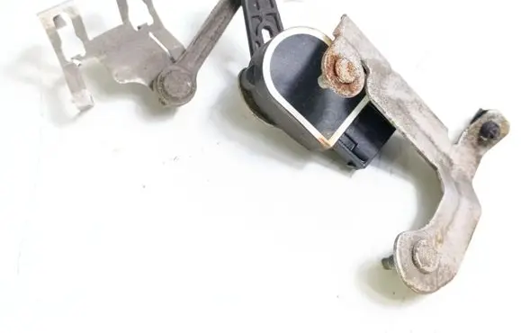Mercedes-Benz EQC Rear air suspension level height sensor A0009053704