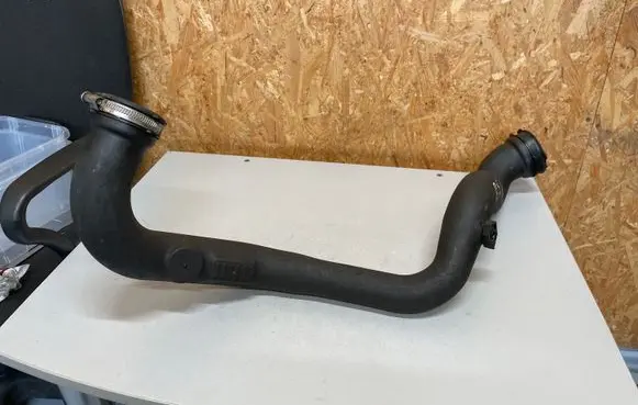 Audi A5 8T 8F Intercooler hose/pipe 8K0145673
