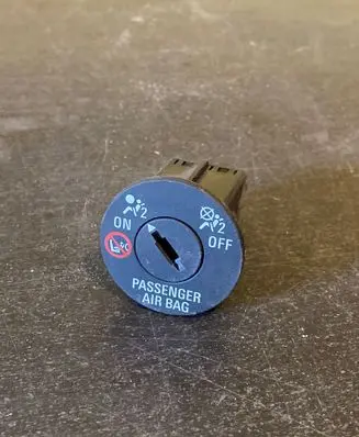 Opel Mokka Passenger airbag on/off switch 13577258