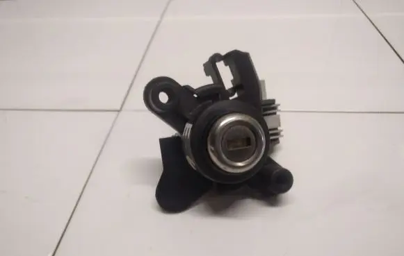 BMW 5 E60 E61 Tailgate exterior lock 