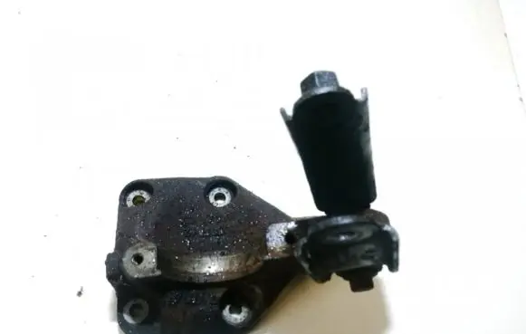 Volvo XC70 Engine mounting bracket 30787842