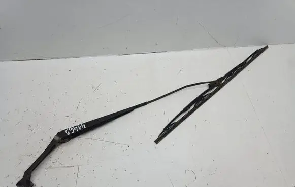 Mitsubishi Colt Front wiper blade arm