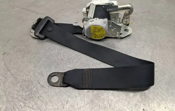 Toyota Avensis T270 Front seatbelt 7P1510P 087054