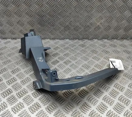 Volvo XC40 Fender mounting bracket 32234762