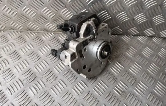 Volvo XC90 Fuel injection high pressure pump 0445010043 8689590 0928400616