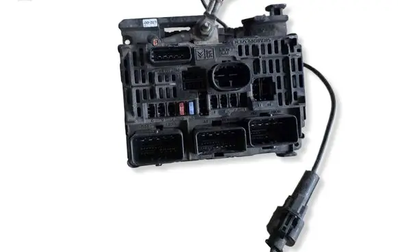 Peugeot 407 Fuse module 9656086180