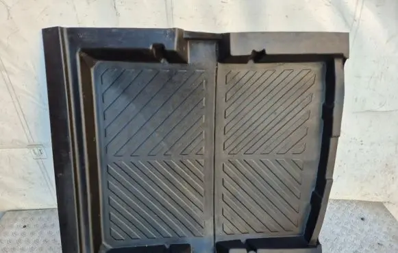 Chrysler 300 - 300C Rubber trunk/boot mat liner 05000033