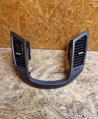 Chevrolet Orlando Dash center air vent grill