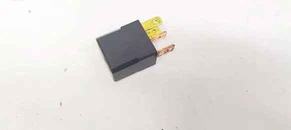 Mazda 5 Other relay ACM33221 UM4667730