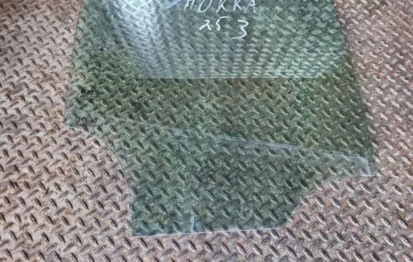 Opel Mokka X Rear door window glass 95276490