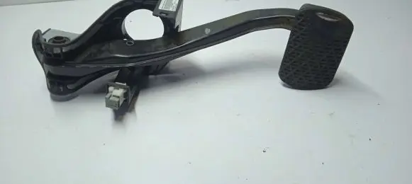 Mercedes-Benz E W212 Brake pedal A2042902001