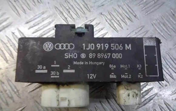 Skoda Fabia Mk1 (6Y) Coolant fan relay 1J0919506M