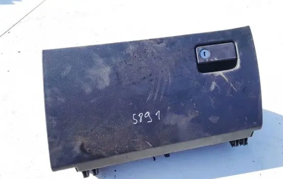 Toyota RAV 4 (XA30) Glove box 5555042050 55550-42050