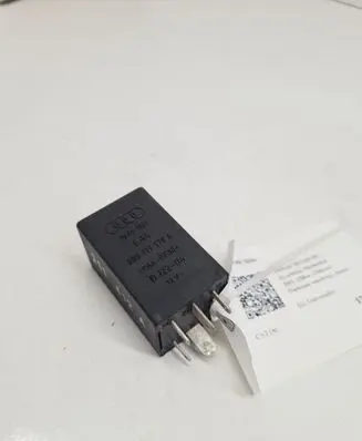 Volkswagen PASSAT B5.5 Other relay 8D0919578A D12204 384
