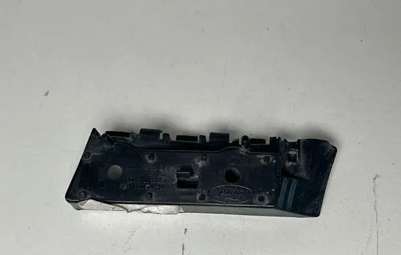 Ford Mustang VI Front bumper mounting bracket FR3B17D958AD