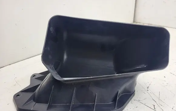 Porsche Macan (95B) Air intake duct part 8K2819904