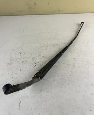 Mitsubishi Montero Front wiper blade arm 