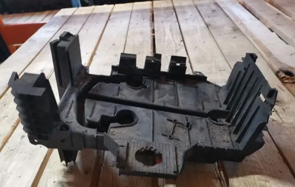 Battery tray
