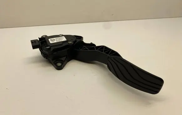Nissan X-Trail T32 Accelerator throttle pedal 6PV009978 180024BA0A